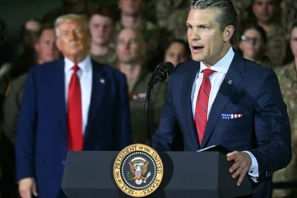 Hegseth receives a public support show from Trump during his 100 -day trip