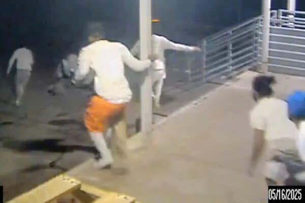 Photo: Ten inmates, including the accused murderers, escape from the New Orleans prison