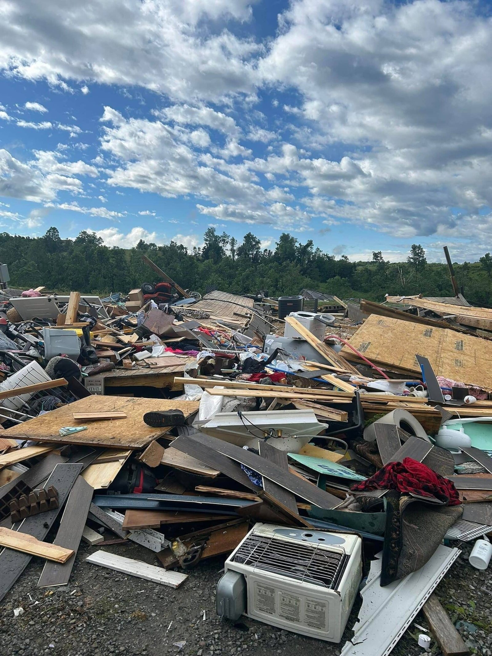 At least 1 dead, several people injured as a severe climate hits Kentucky: Sheriff