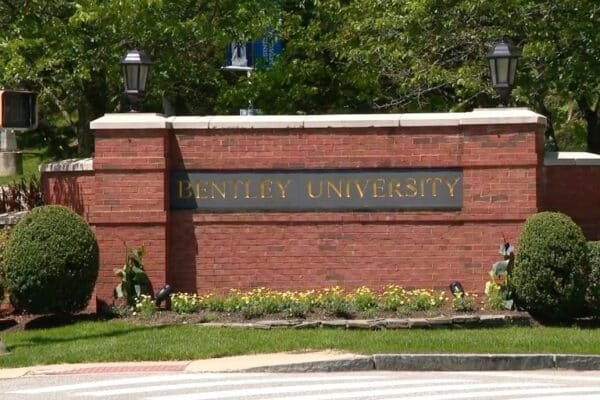 Massachusetts student dies in Bahamas after falling from the balcony