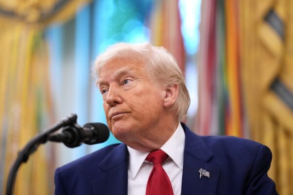 The Trump administration asks for the judicial ruling that blocks its global tariffs