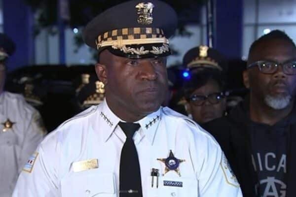 Chicago Police officer, mother to little daughter, shot at the time while she was on service