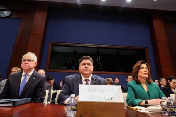 Photo: Governors Tim Walz, JB Pritzker and Kathy Hochul attend an audience of the Chamber's Supervision Committee with United States governors on state policies with respect to undocumented migrants, in Capitol Hill in Washington, on June 12, 2025.