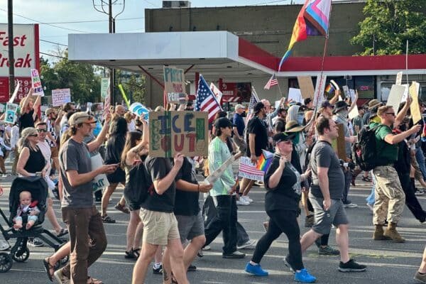 POLICE QUESTION 2 'PEACE BREAST' armed in the death of protest 'no kings' by Salt Lake City