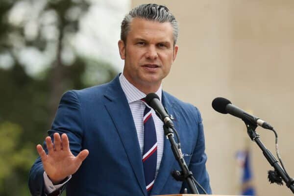 Researchers who look who sent the text messages of the Hegseth signal, if they were told to eliminate them, the sources say.