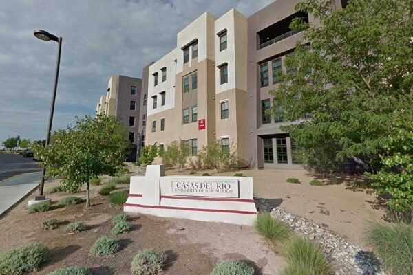 2 shots, 1 dead, at the University of New Mexico in Albuquerque, suspect in general