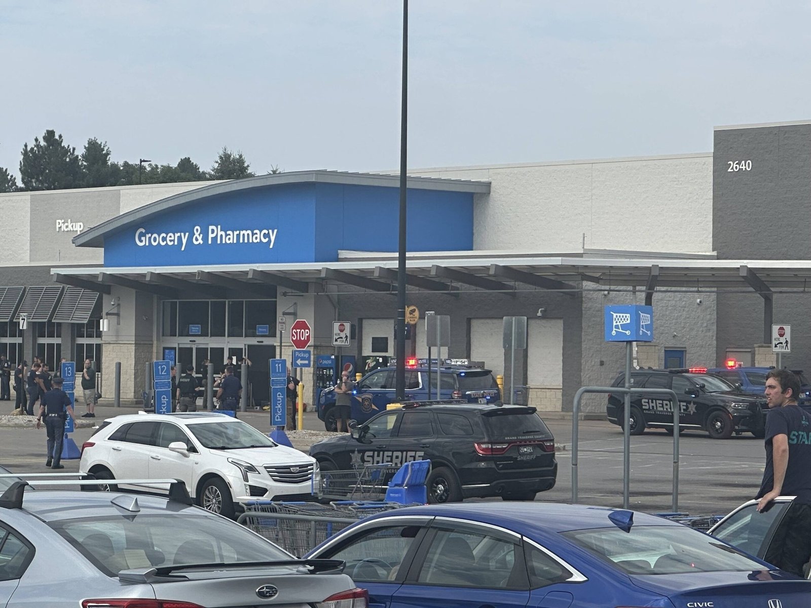 Several people stabbed in Walmart in Traverse City, Michigan; suspicious of custody