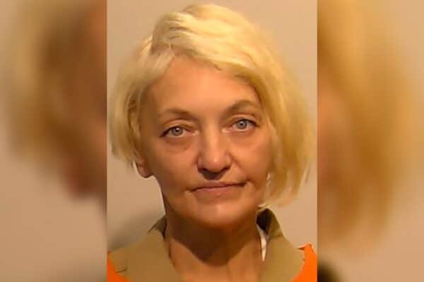 Woman who kept in flights to Paris condemned to the time served, year of supervised liberation