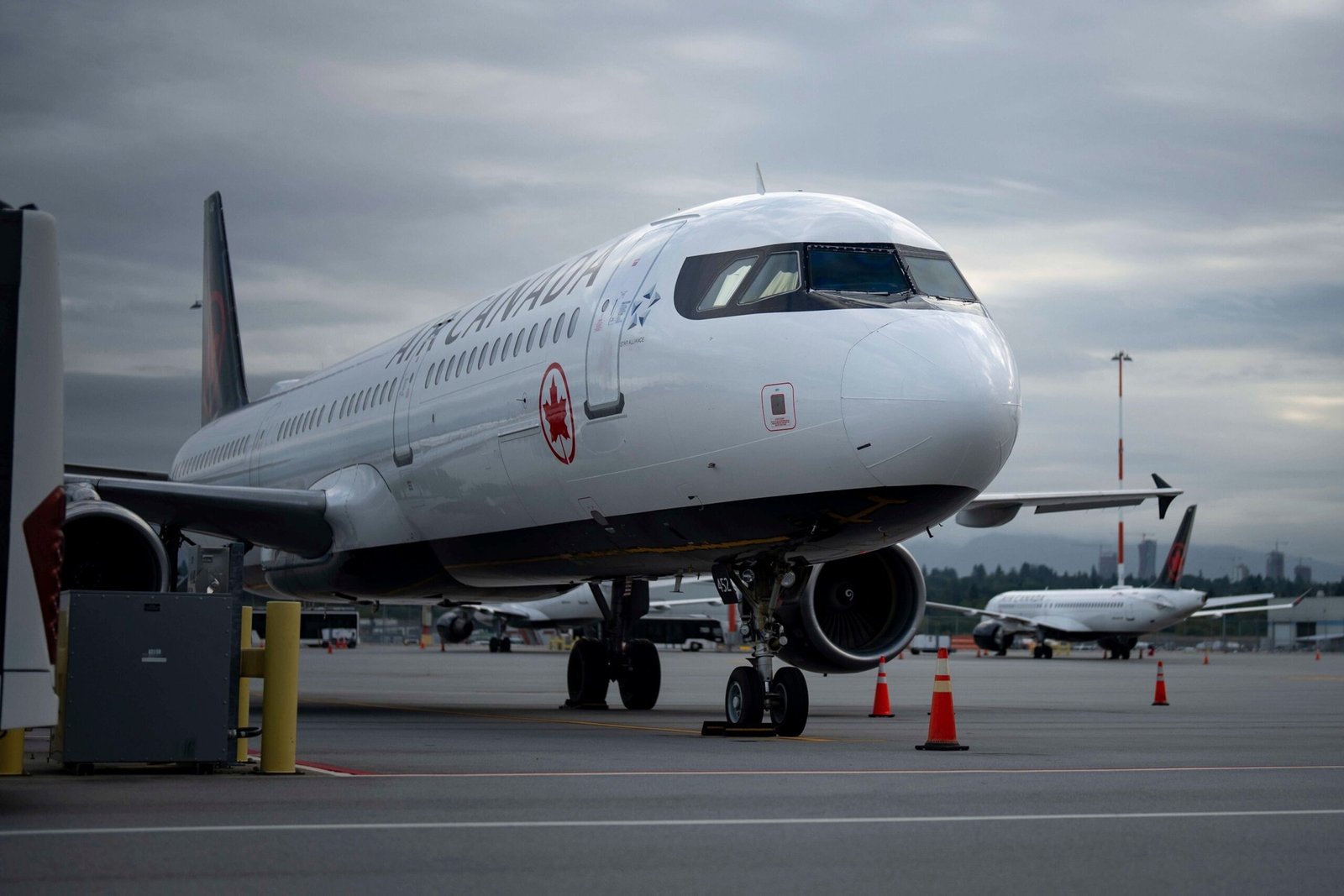 Air Canada to gradually resume flights after reaching a settlement with Union