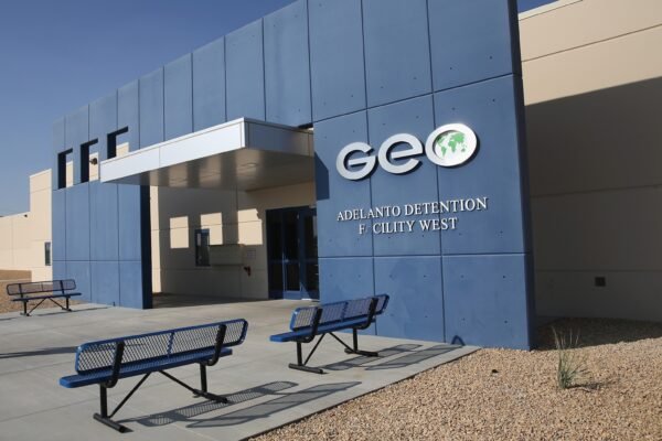 The main private prison companies see profits in the midst of the repression of administration immigration