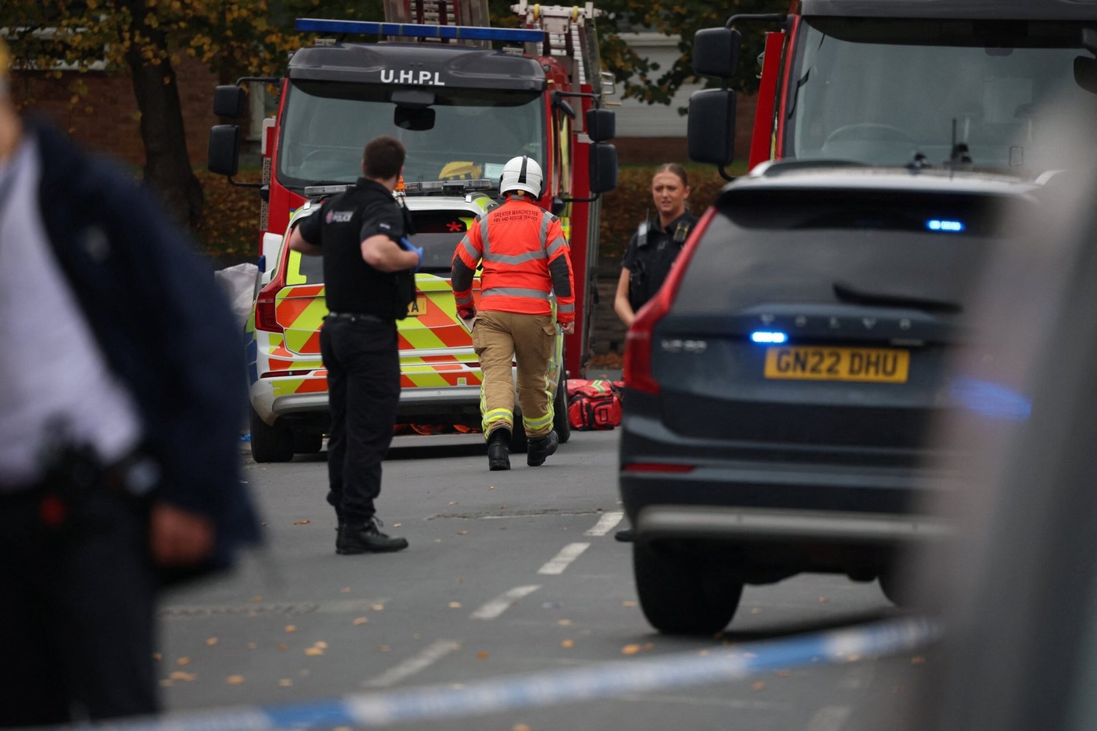 2 dead in a stabbed attack near Manchester's synagogue; suspicious shot and "believing" dead, says the United Kingdom Police