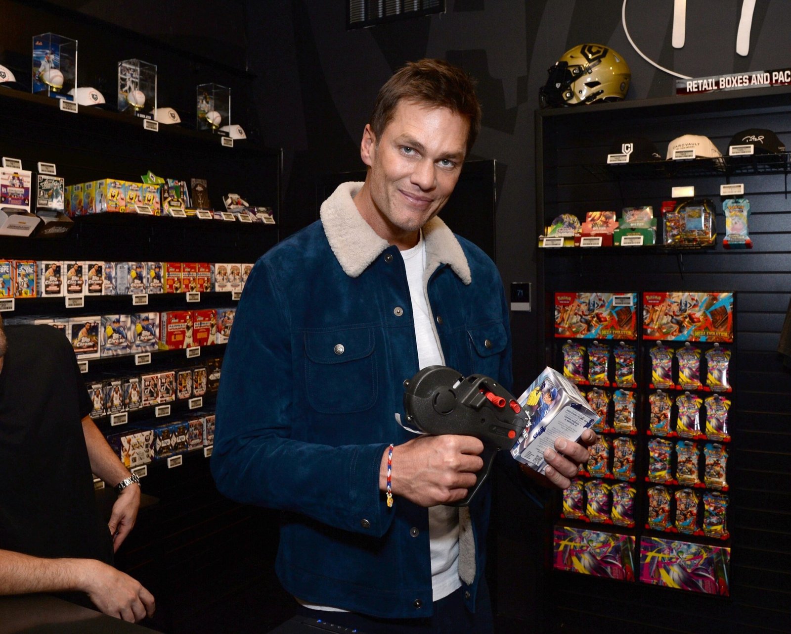 Man steals almost $10,000 worth of trading cards from Tom Brady's new store: NYPD